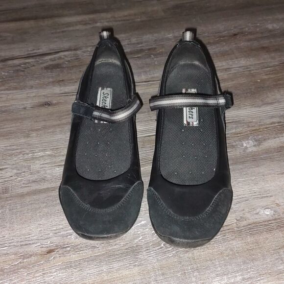 Skechers black Mary Janes  Sz 7.5 - Picture 2 of 7